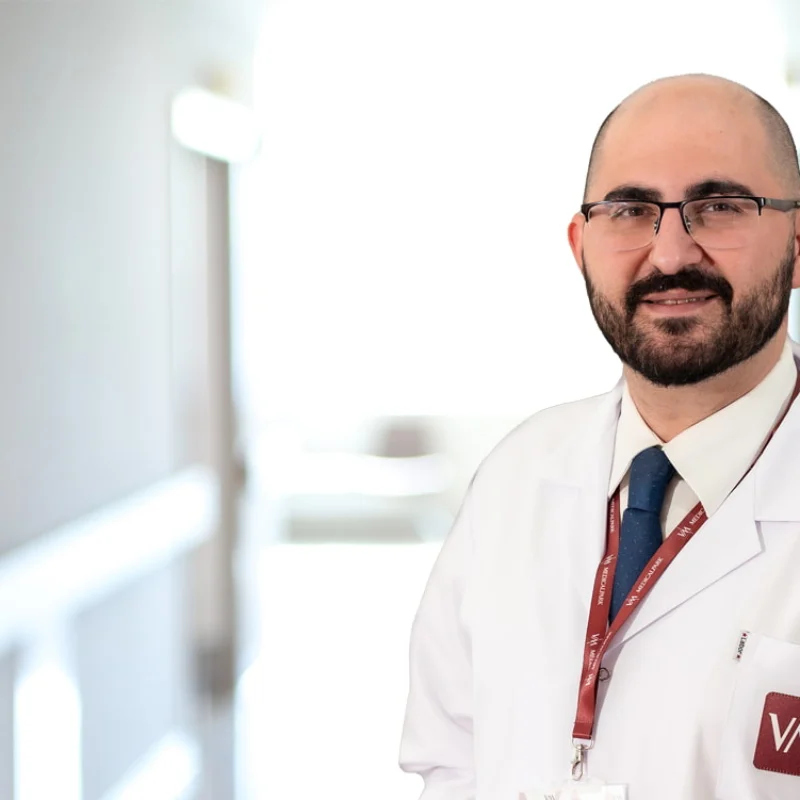 الدكتور ألبر أورال أخصائي جراحة التجميل والترميم والطب التجميلي في أنقرة