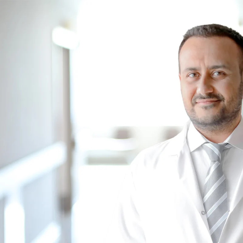 الدكتور جاتاي أك | أخصائي أمراض الجهاز الهضمي في اسطنبول
