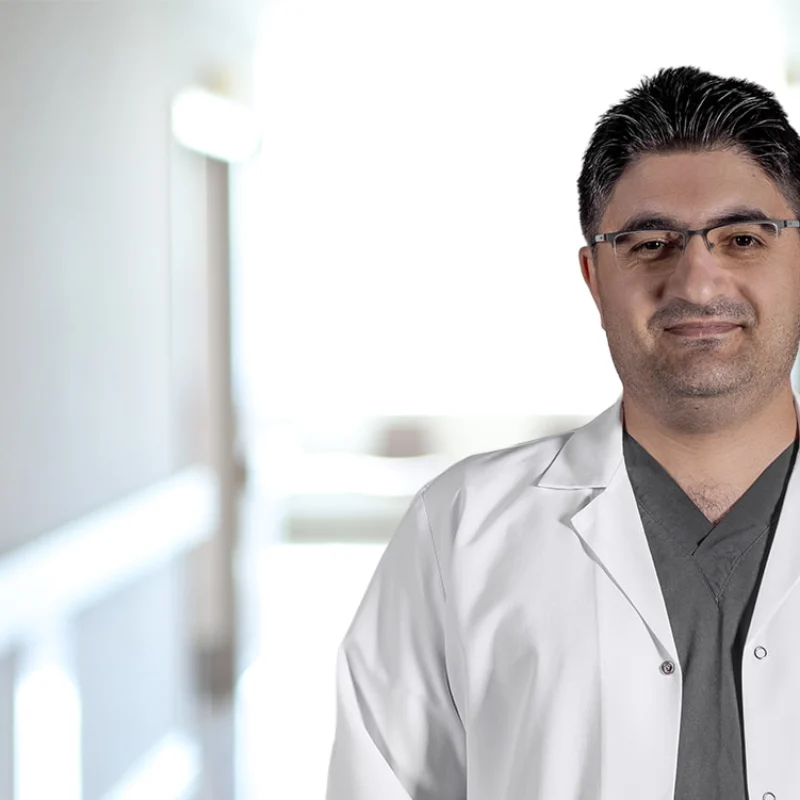 الدكتور إدين بوتان طبيب أطفال في اسطنبول جامعة استينيا