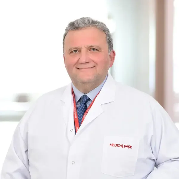 الدكتور أحمد زكي إيشيك في إزمير اخصائي امراض النساء وعلاج العقم