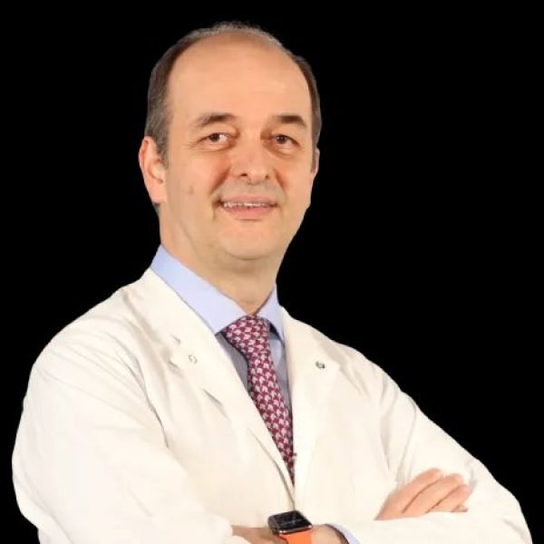 البروفيسور الدكتور إنيس أوغوز، طب القلب — Prof. Dr. Enis Oğuz, Cardiology - إسطنبول
