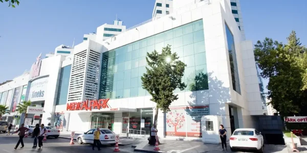 مستشفى ميديكال بارك أنطاليا مركز زراعة الاعضاء وعلاج السرطان