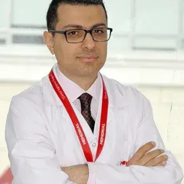الدكتور هاليت كاراجا بروفيسور علاج الأورام الطبية في قيصري