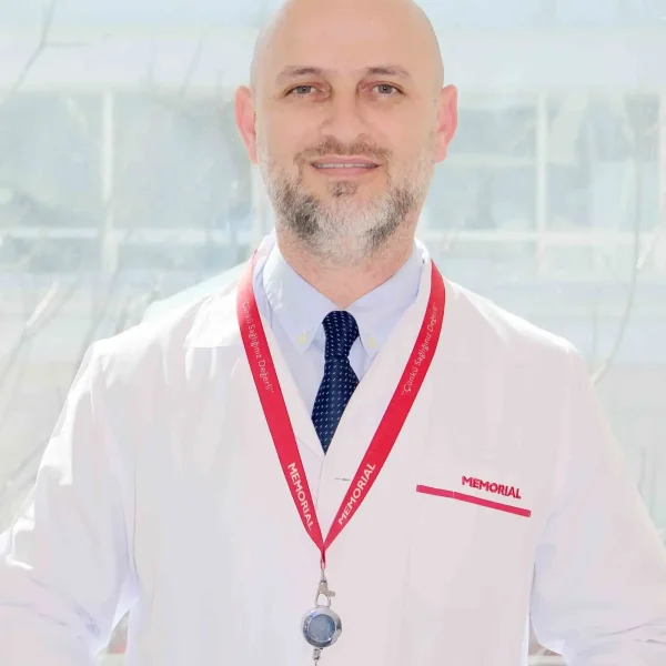 الدكتور سميح زكي أولوداغ أخصائي أمراض النساء وأطفال الأنابيب في قيصري