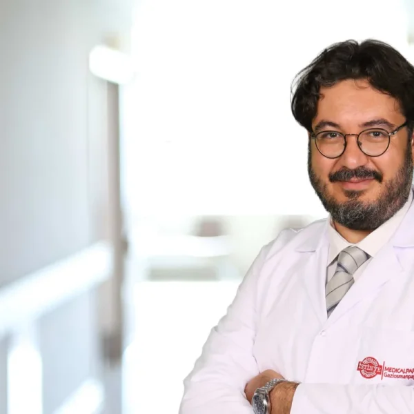الدكتور مصطفى كور أوغلو بروفيسور علاج امراض الدم في اسطنبول