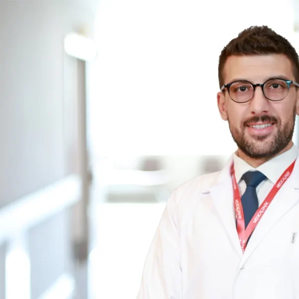 الدكتور ألا كيسي أخصائي أمراض القلب في ميديكال بارك أضنة
