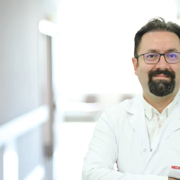 الدكتور جاغان بيكشين أخصائي جراحة عامة في اسطنبول
